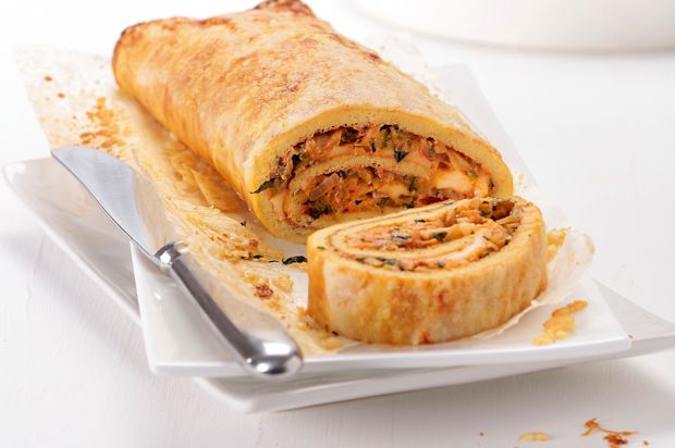 Soufflierte Eierroulade mit Zucchettifüllung