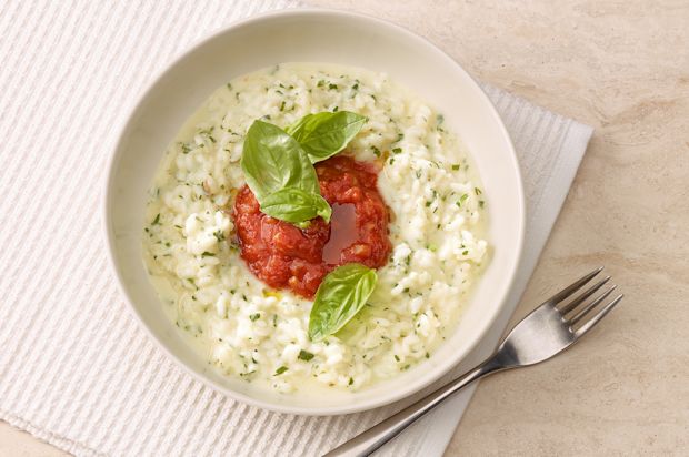 Mozzarella-Risotto mit Tomatenhaube