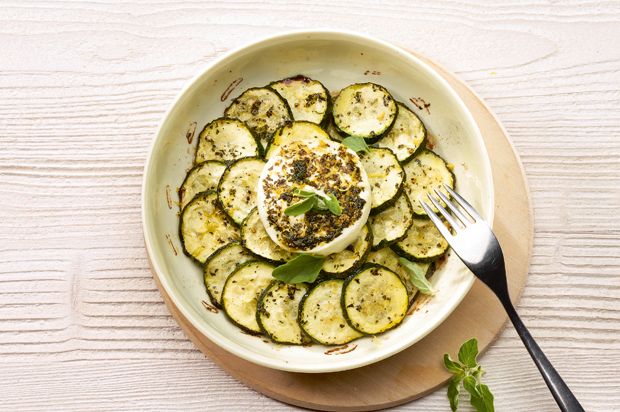 Gebratene Zucchetti mit Ziegenfrischkäse
