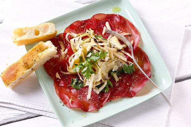 Bresaola-Carpaccio mit gebackenem Fenchel