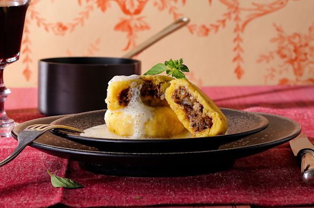 Gefüllte Kartoffelküchlein an Gin-Pfeffer-Sauce