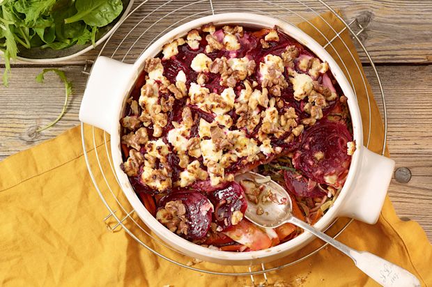 Randen-Rüebli-Gratin mit Baumnüssen und Ziegenkäse