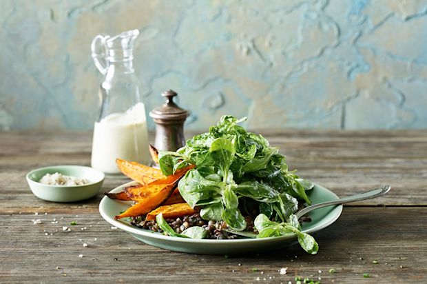 Linsen-Nüsslisalat mit Süsskartoffeln