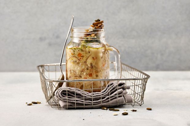Quinoa-Pilz-Suppe mit Kürbiskernpesto