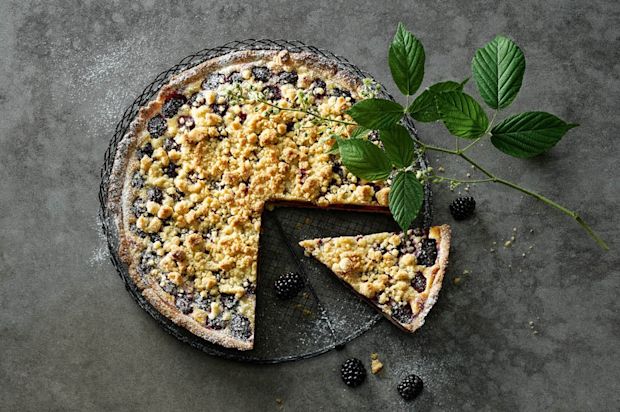 Brombeer-Quark-Tarte mit Streuseln