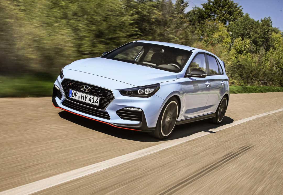 Linus provkör nya Hyundai i30 N i Rom