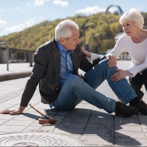 Knee Pain and Dizziness: Challenges of Aging
