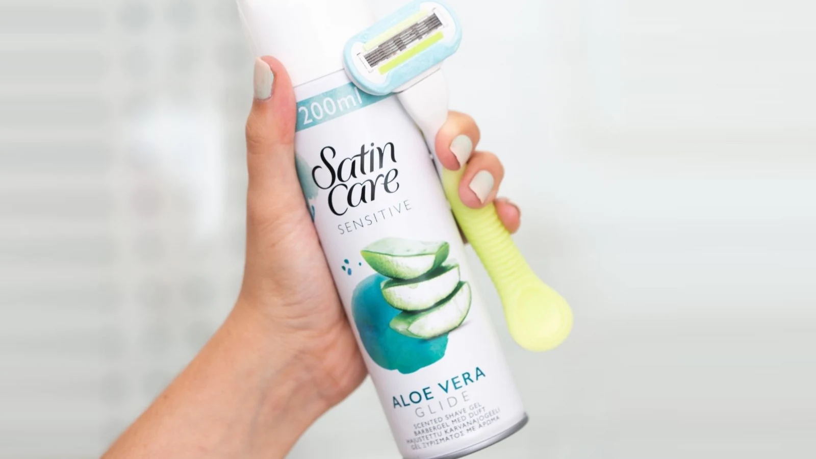 Gel de banho e lâmina de barbear Venus Satin Care Aloe Vera