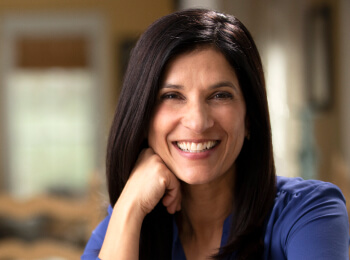 Headshot of Sara Gideon