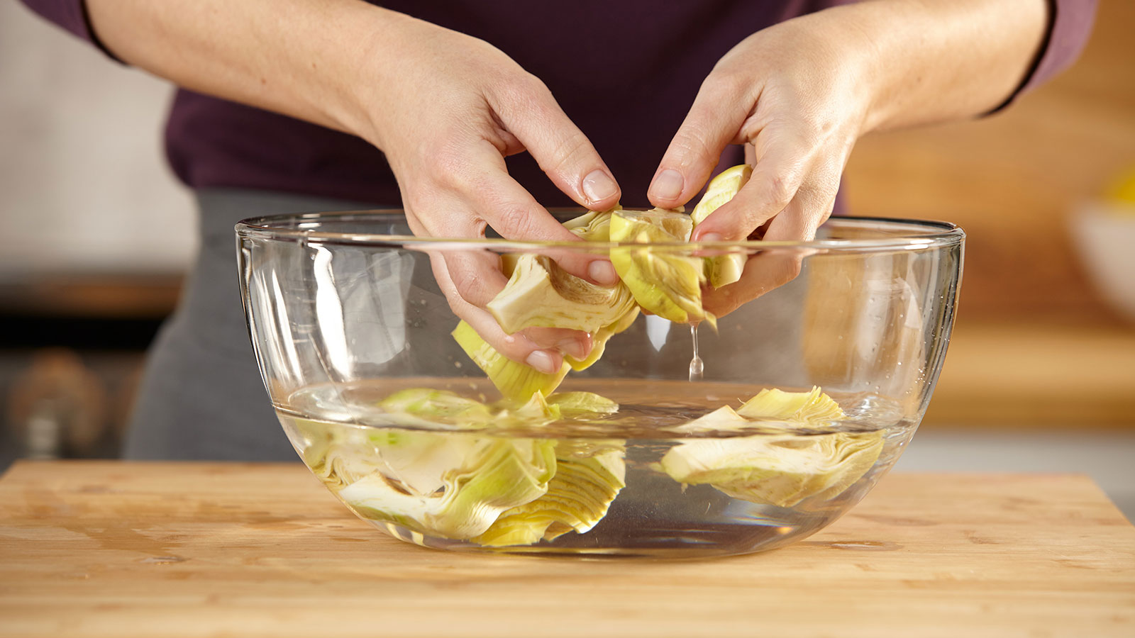 place-in-water-artichoke