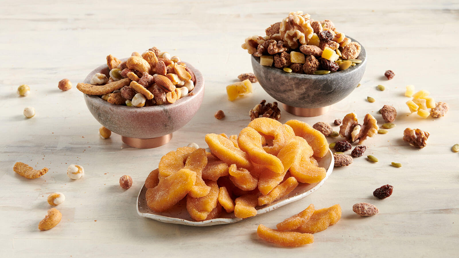 third coast snack mix, fuji cinnamon apple wedges, two six nine snack mix