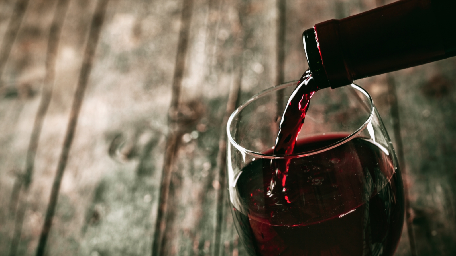 glass of pinot noir