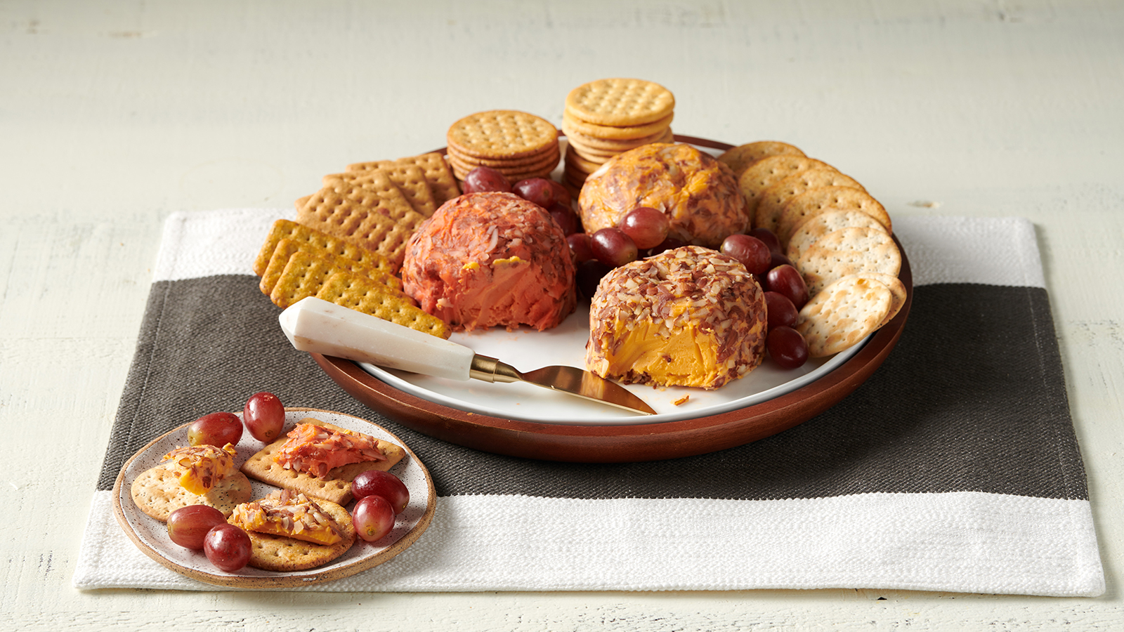 Holiday Cheeseball Platter