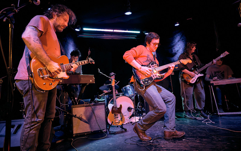 Ryan Davis & the Roadhouse Band