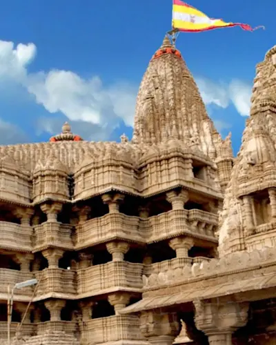 Discover modern art at Dwarka Art Gallery with TravelTaxi's cultural tours in New Delhi.
