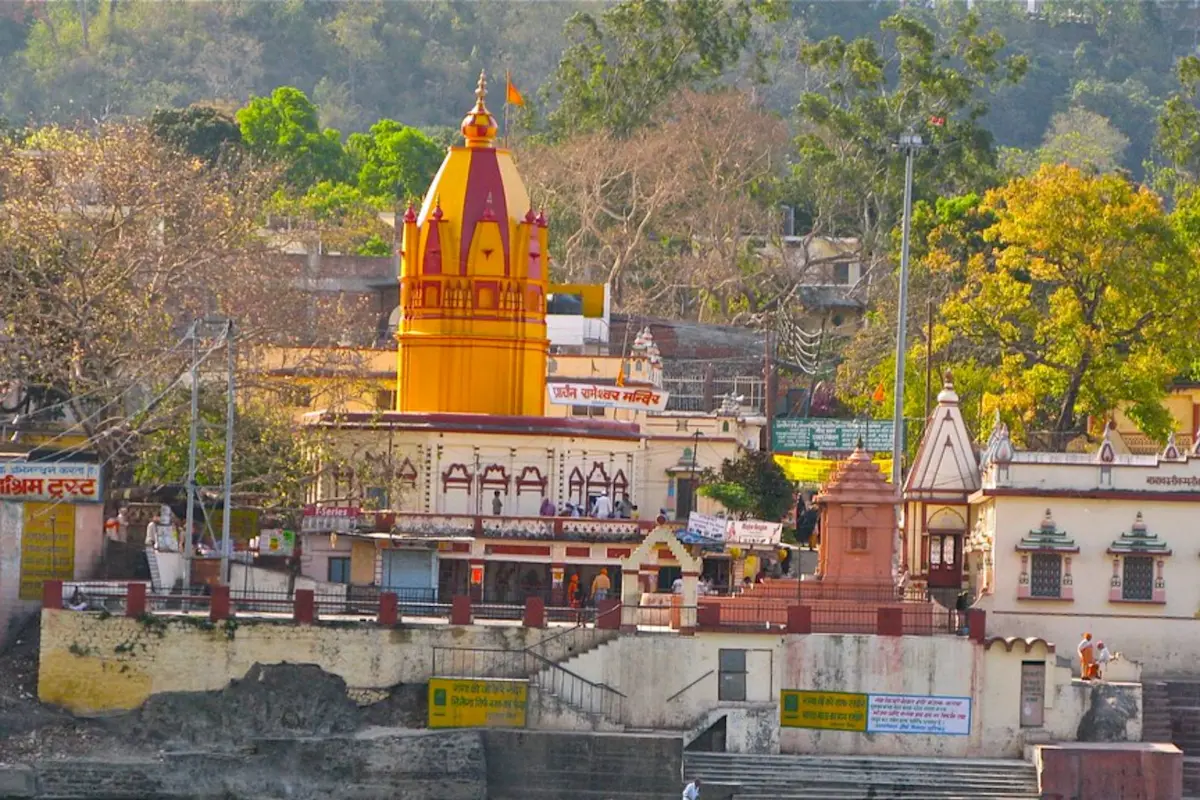 Explore Beatles Ashram and local culture with TravelTaxi's heritage tours in Rishikesh, Uttarakhand.