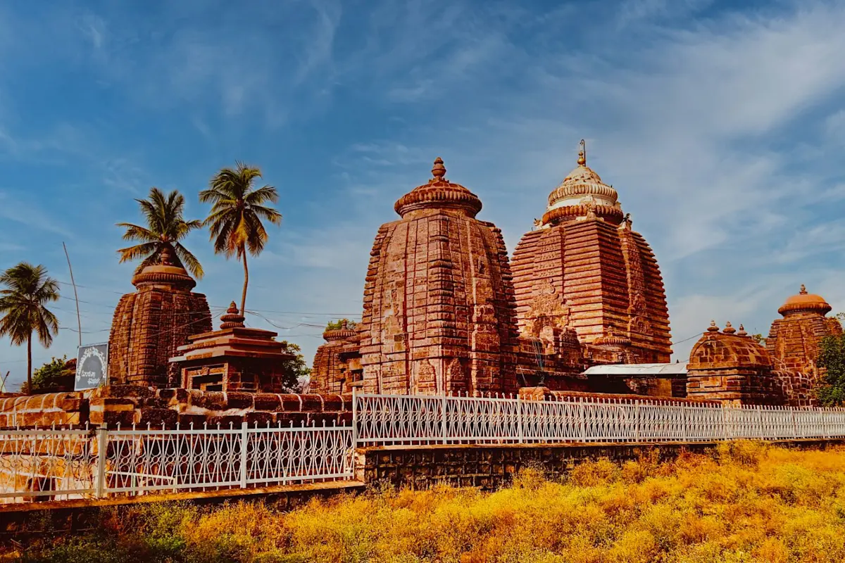 700_CE_Mukhalingeswara_Temples_Group,_Kalinga_architecture,_Mukhalingam,_Andhra_Pradesh_-_65 (1).jpg