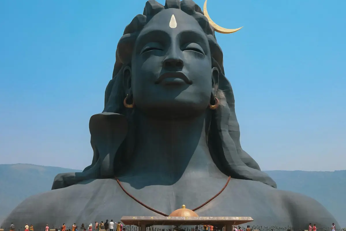 Discover the ancient wonders of Kanchipuram with TravelTaxi's guided tours in Tamil Nadu's silk city.
