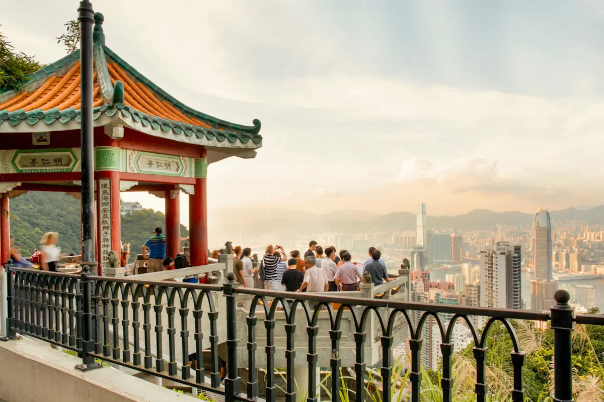 Experience Hong Kong's culinary delights with TravelTaxi - The mouthwatering Cantonese cuisine.
