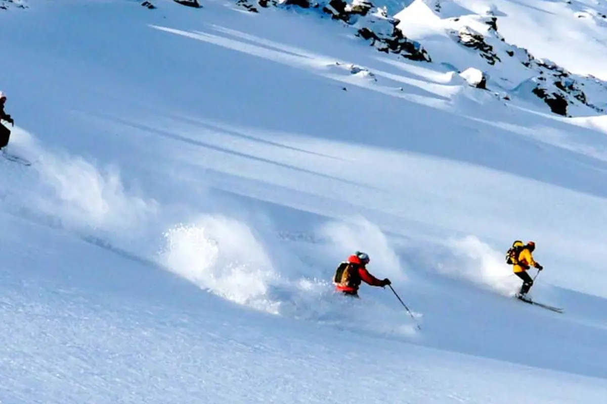 Experience thrilling adventures with TravelTaxi - Skiing in Auli's powdery slopes.