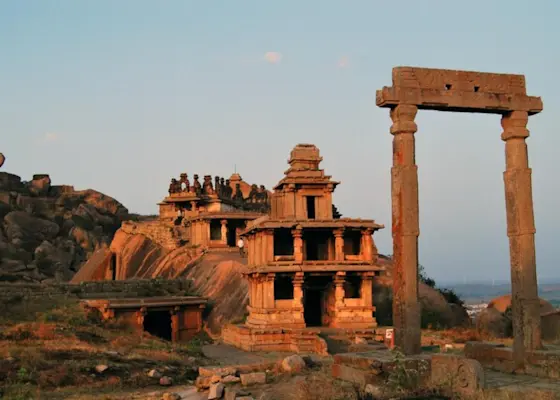 Experience spiritual serenity at Hanuman Mandir with TravelTaxi's temple tours in Karol Bagh, New Delhi.