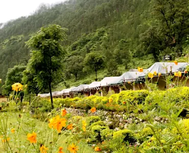 Experience spiritual serenity at Vishwanath Temple with TravelTaxi's guided tours in Uttarkashi, Uttarakhand.