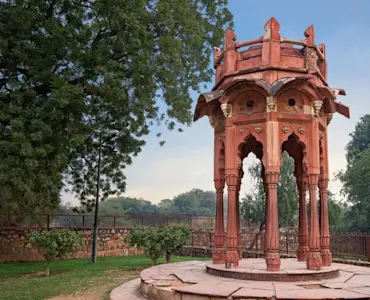 Discover culinary delights at Gaffar Market with TravelTaxi's food tours in Karol Bagh, New Delhi.