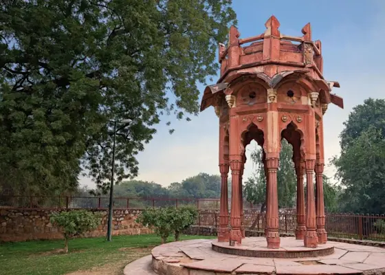 Discover culinary delights at Gaffar Market with TravelTaxi's food tours in Karol Bagh, New Delhi.