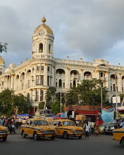Experience the cultural heritage of Shantiniketan with TravelTaxi's guided tours in West Bengal.