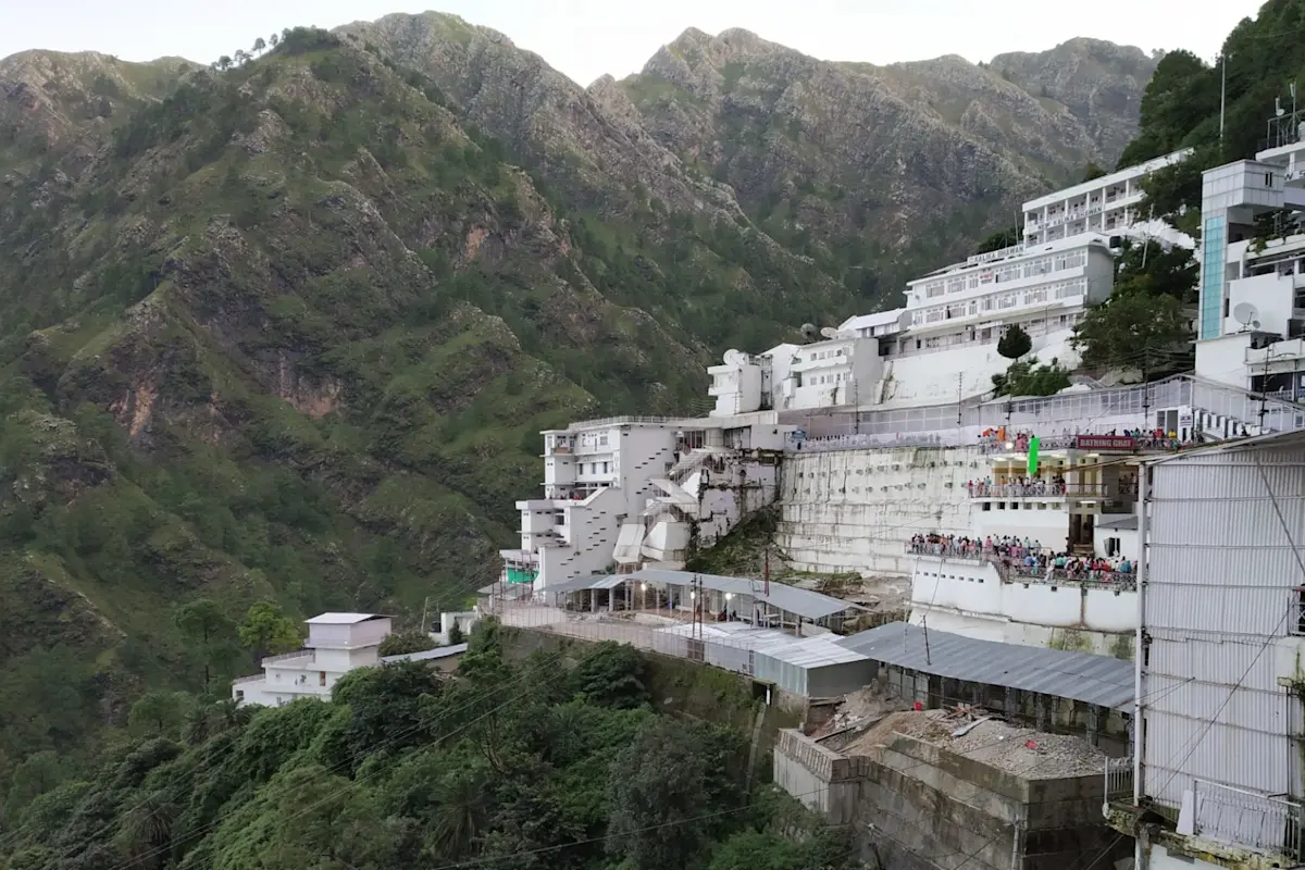 Indulge in Vaishno Devi's culinary delights with TravelTaxi - The mouthwatering Punjabi cuisine.