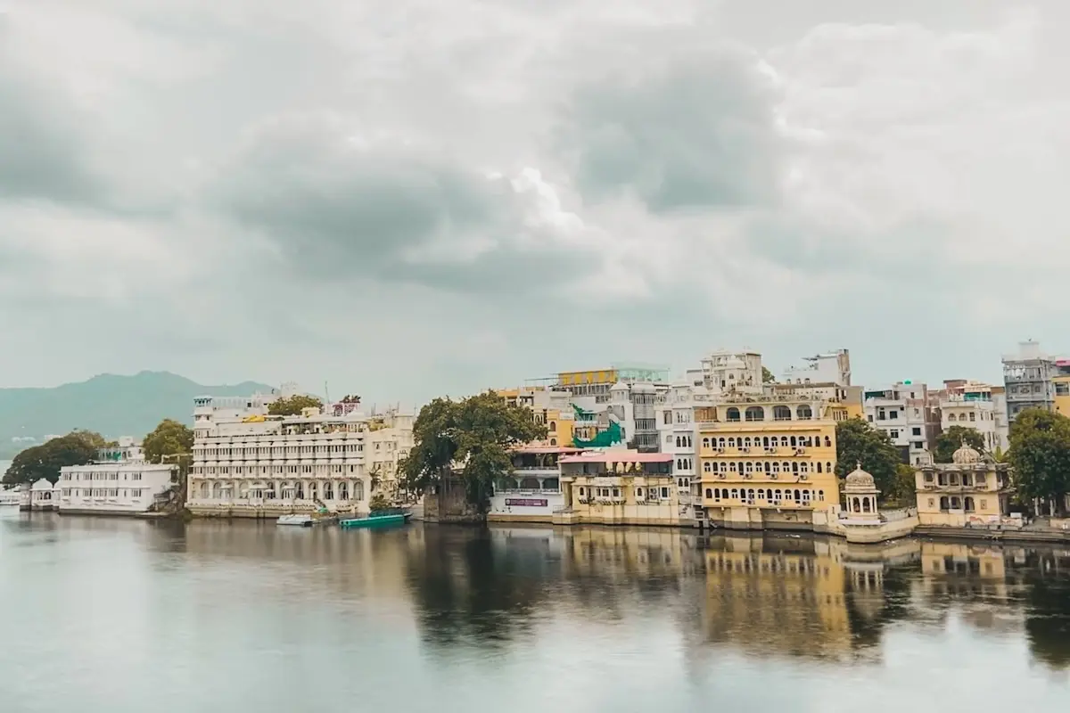 Udaipur City Palace | Royal Heritage of Rajasthan | TravelTaxi
