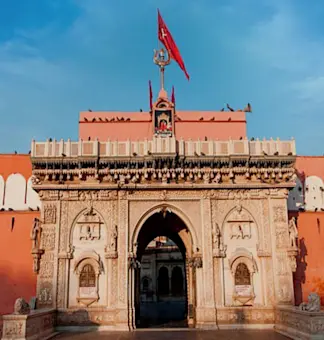 Explore the majestic Junagarh Fort in Bikaner with TravelTaxi - A stunning example of Rajput architecture and grandeur.