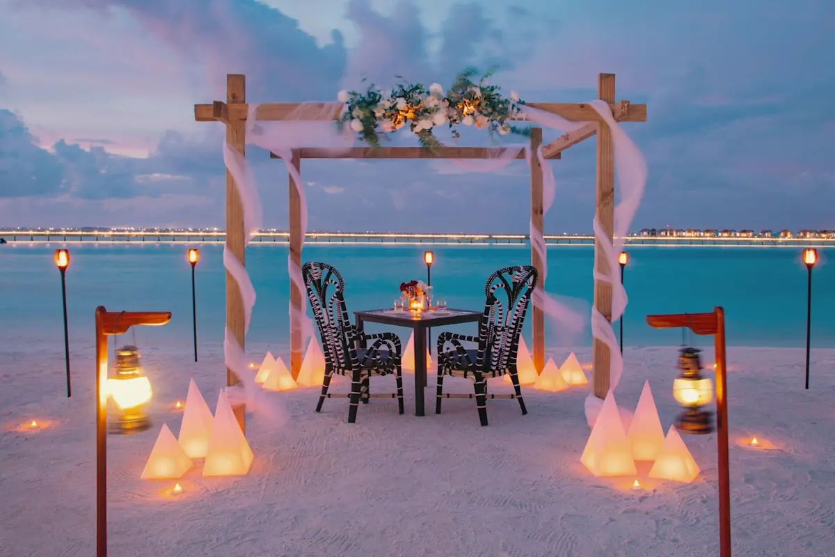 Embrace romantic bliss with TravelTaxi - Beachside honeymoon retreats in the Maldives.