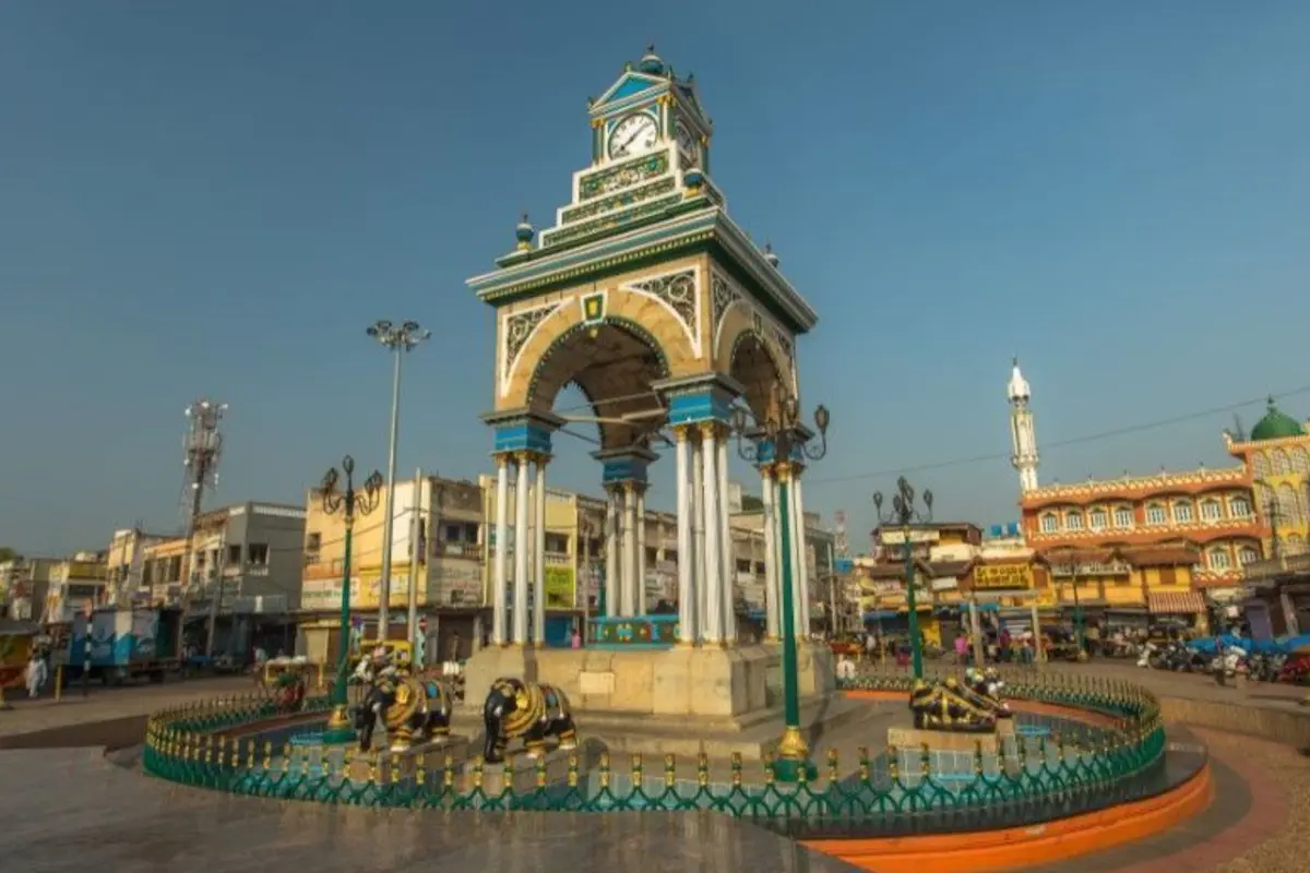 Uncover artistic treasures at Mysore Sand Sculpture Museum with TravelTaxi's cultural tours in Karnataka.