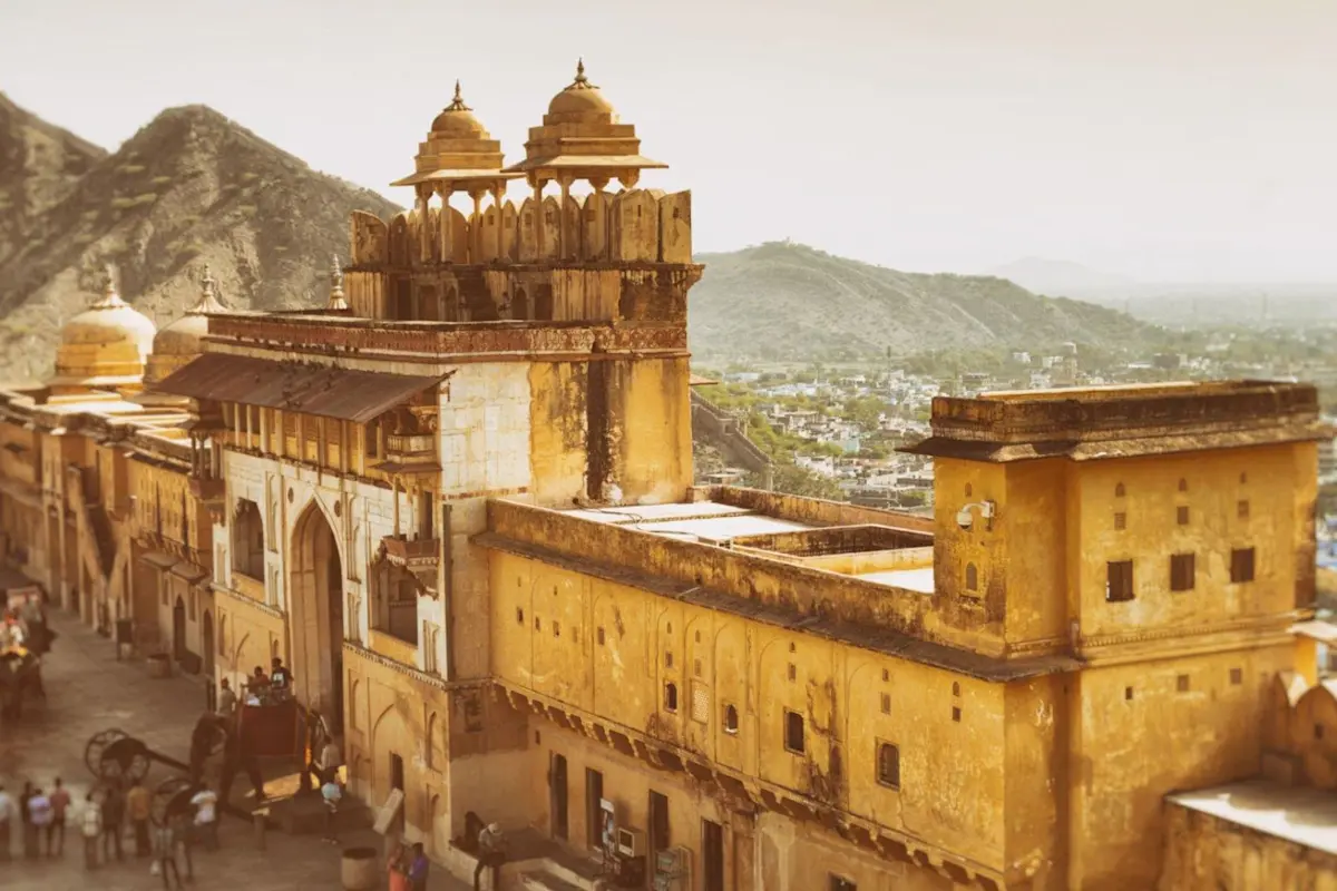 Panna Meena Ka Kund, Jaipur: Ancient stepwell with stunning symmetrical architecture | TravelTaxi