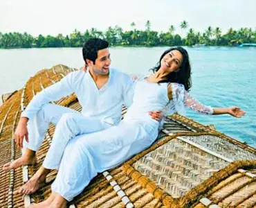 Experience romantic luxury in Udaipur, the City of Lakes, with TravelTaxi - Perfect for a dreamy Rajasthan honeymoon getaway.