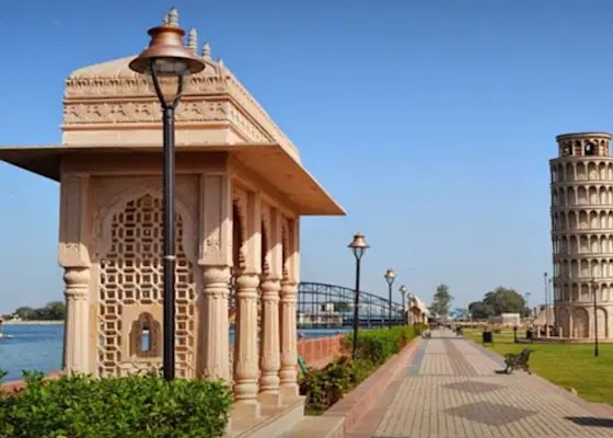 Witness the mesmerizing beauty of Chambal River Sanctuary near Kota with TravelTaxi - A haven for wildlife enthusiasts.