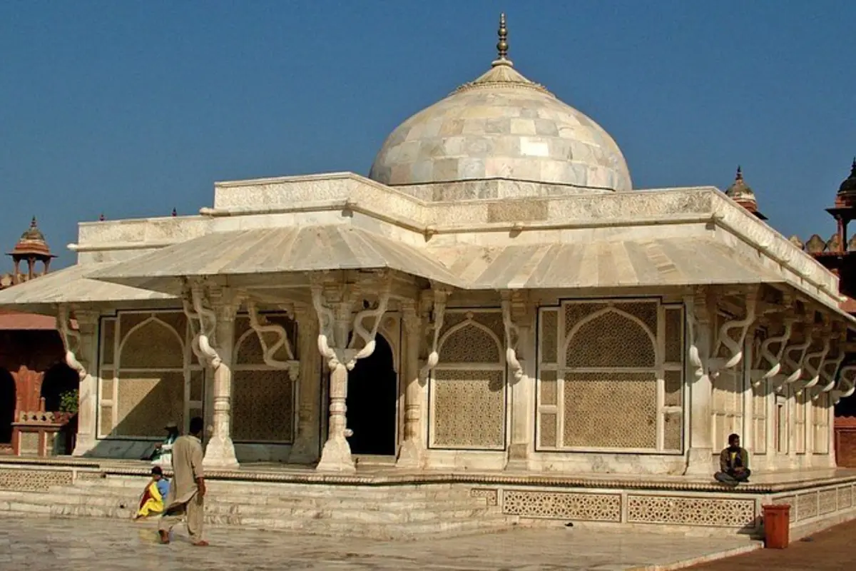 Discover the charm of Jodha Bai's Palace at Fatehpur Sikri with TravelTaxi's guided tours in Uttar Pradesh, India.