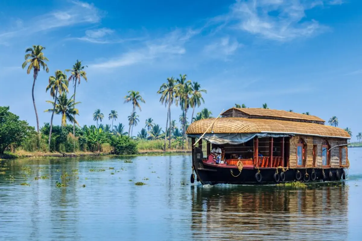 Experience the charm of Fort Kochi with TravelTaxi's guided heritage walks in Kerala.