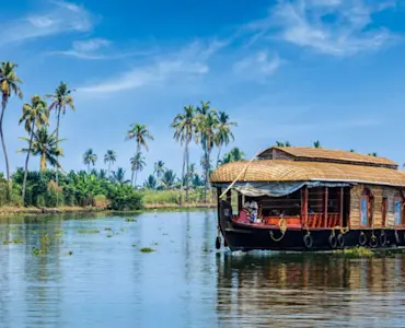 Experience the charm of Fort Kochi with TravelTaxi's guided heritage walks in Kerala.