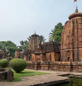 Explore the ancient caves of Udayagiri and Khandagiri with TravelTaxi's guided tours in Bhubaneswar, Odisha.