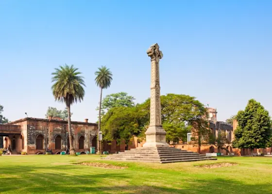 Discover Lucknow's artistic heritage at Chota Imambara with TravelTaxi's cultural tours.