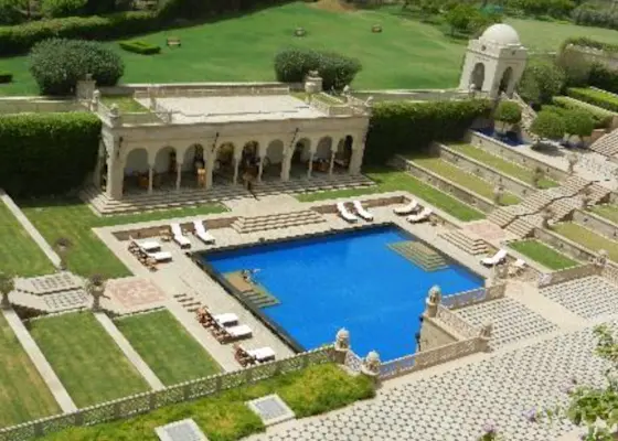 Embrace Agra's architectural marvels with TravelTaxi - The grand Agra Fort.