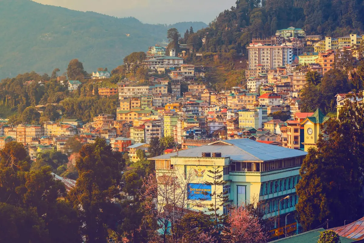 Discover the natural wonders of Yumthang Valley with TravelTaxi's guided tours in Sikkim.