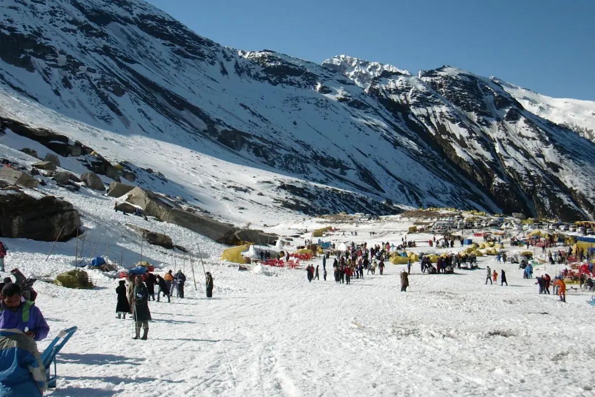 Discover the enchanting beauty of Shimla with TravelTaxi for an unforgettable Himalayan escapade.