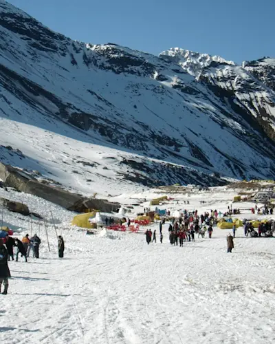 Discover the enchanting beauty of Shimla with TravelTaxi for an unforgettable Himalayan escapade.