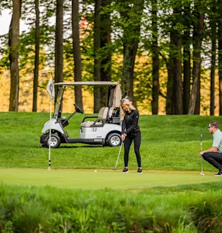 Unwind amidst scenic greens with TravelTaxi - The breathtaking Pinehurst Resort, North Carolina.