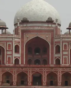 Witness the grandeur of Humayun's Tomb with TravelTaxi's guided tours in Delhi, a UNESCO World Heritage Site.