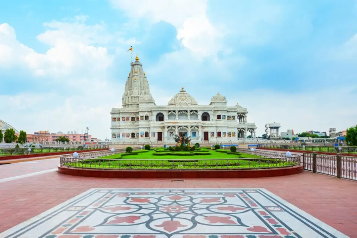 Experience musical heritage at Sarod Ghar Museum with TravelTaxi's cultural tours in Gwalior.