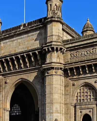 Discover the iconic Gateway of India with TravelTaxi's guided tours in Mumbai, Maharashtra.